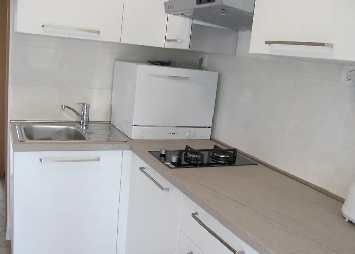 Soncne Terase Πιράν