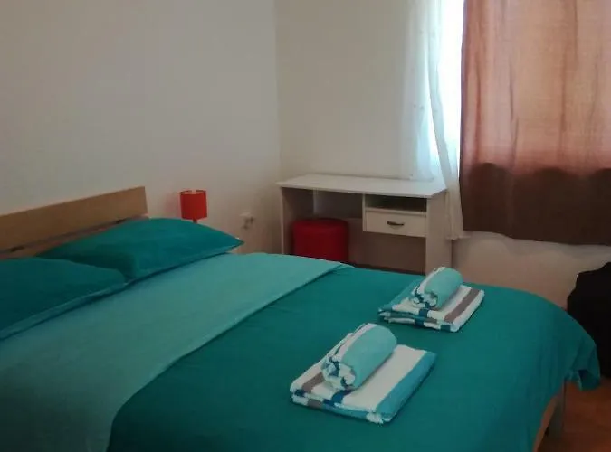 Soncne Terase * Πιράν